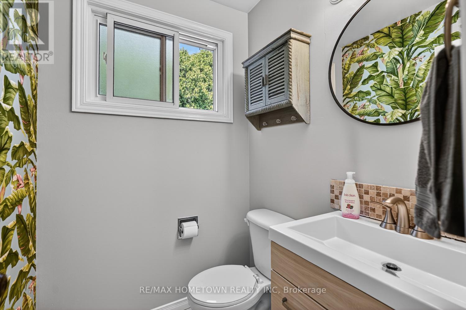 512 LAURIER BOULEVARD - 21