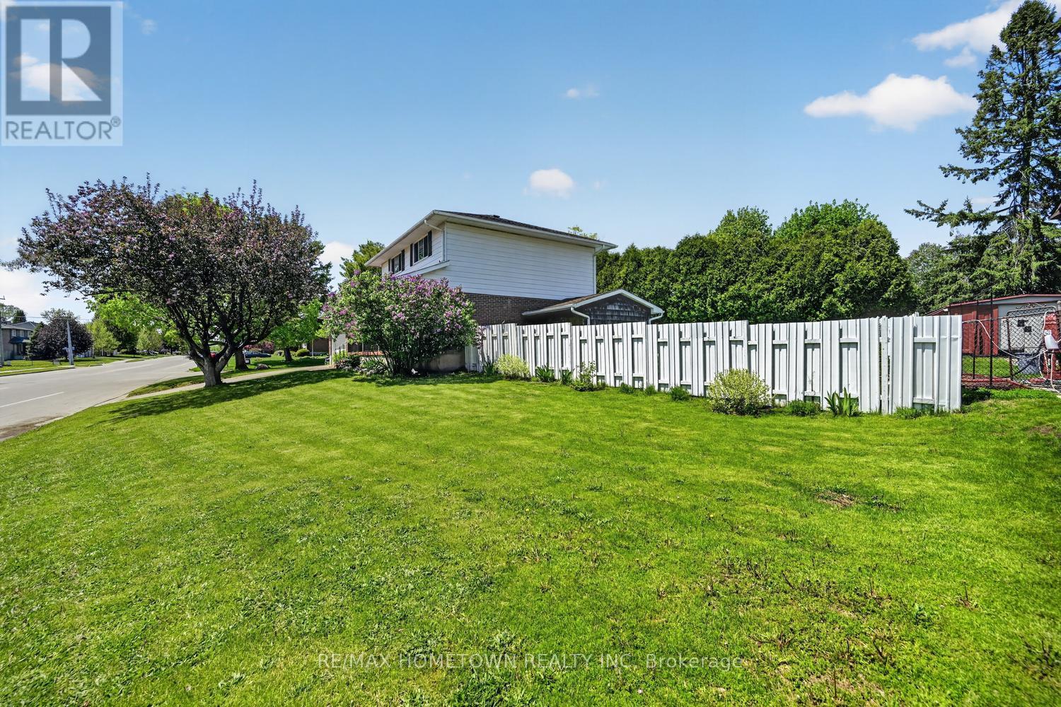 512 LAURIER BOULEVARD - Image 3