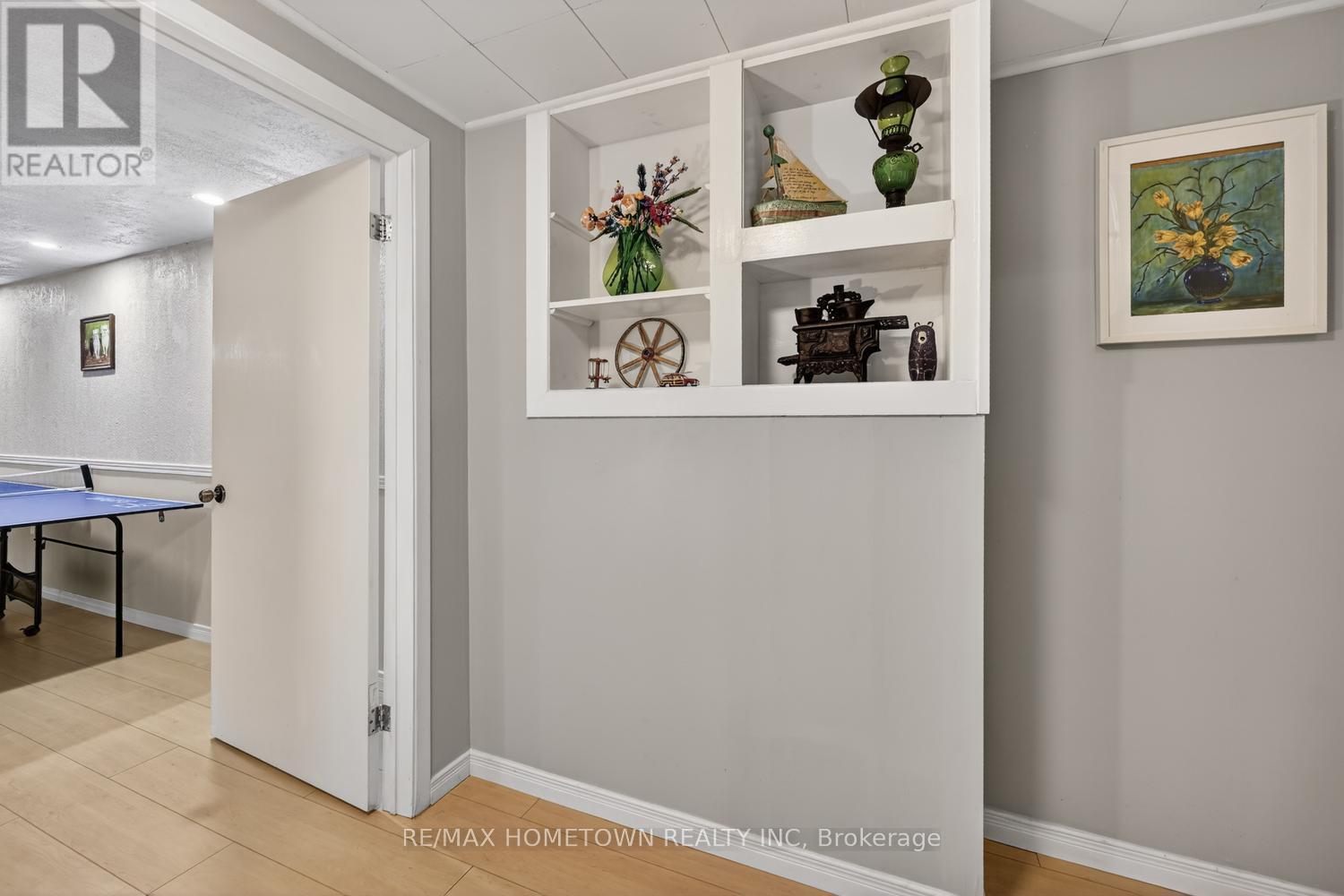 512 LAURIER BOULEVARD - 32