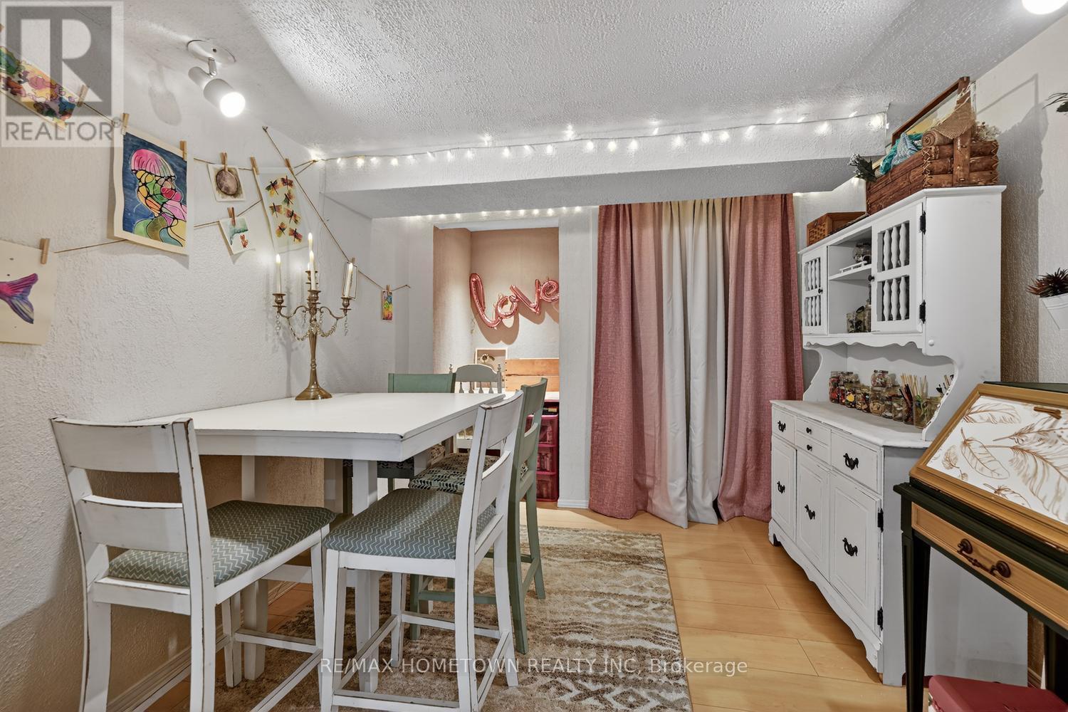 512 LAURIER BOULEVARD - 34
