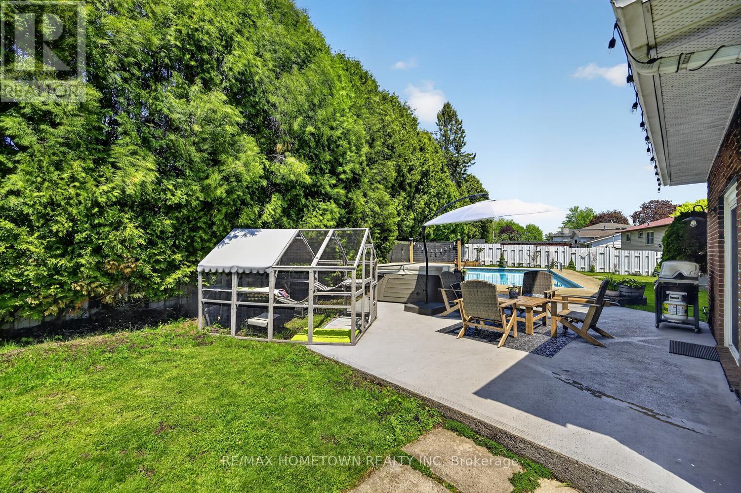 512 LAURIER BOULEVARD - 5