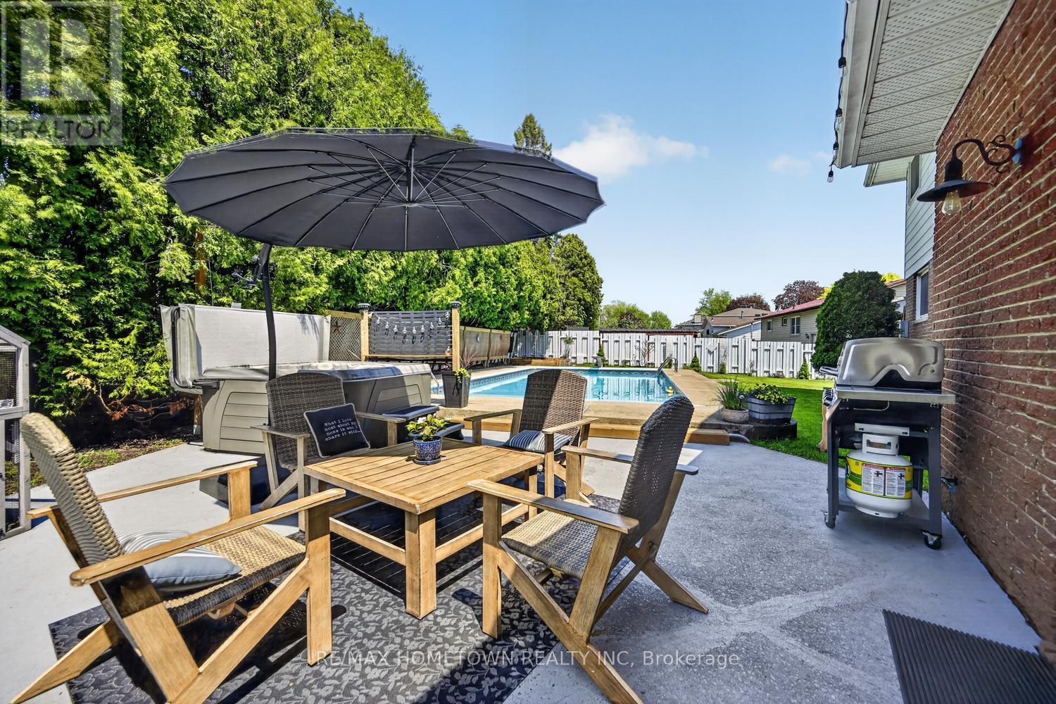 512 LAURIER BOULEVARD - 7