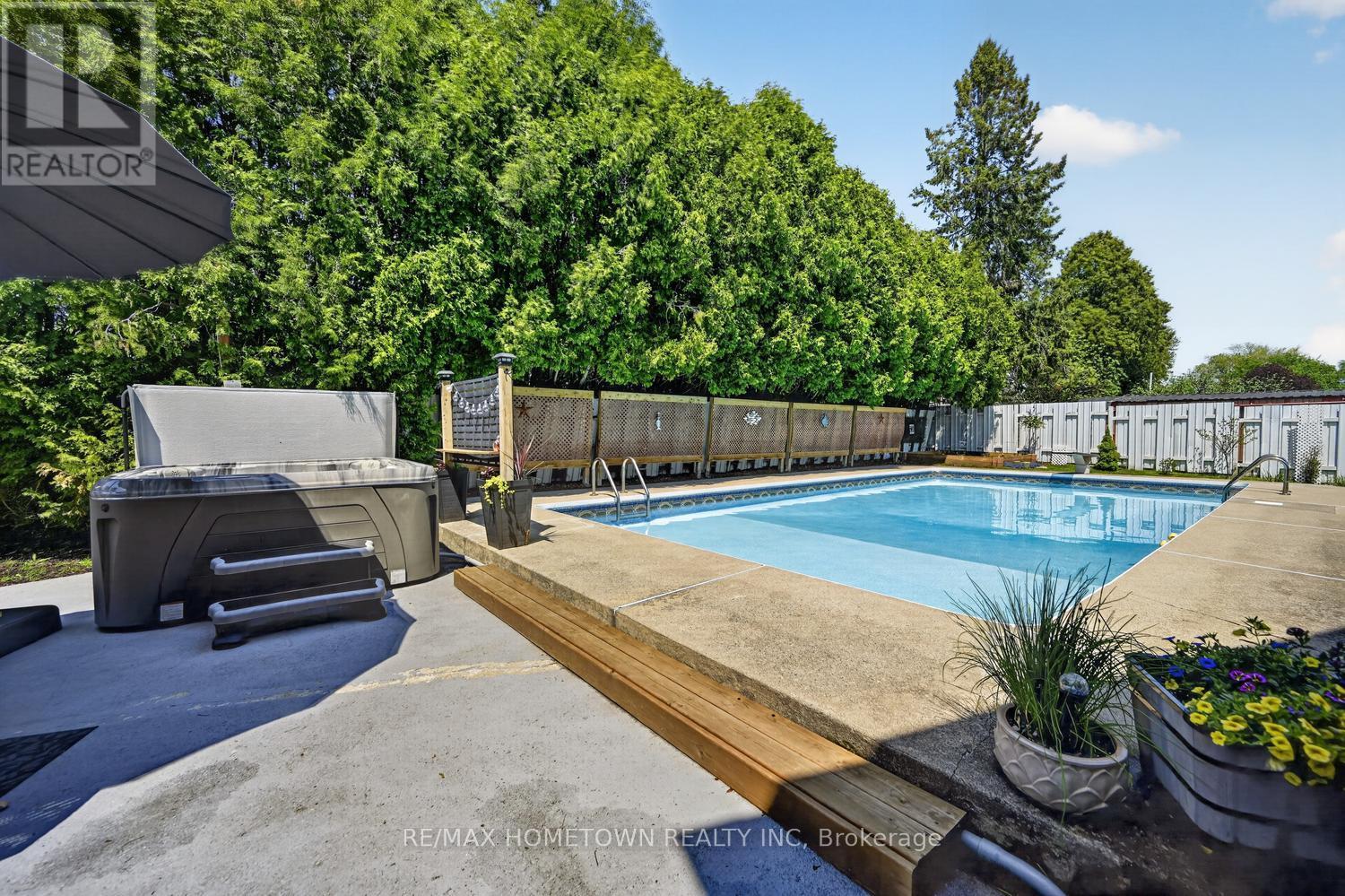 512 LAURIER BOULEVARD - 8