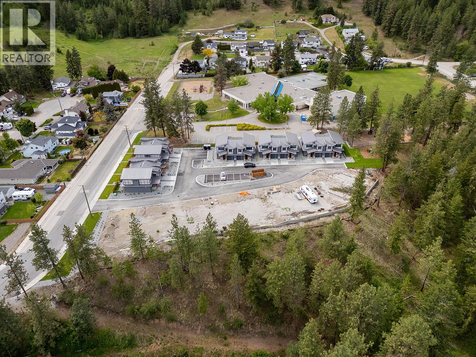 10 3210 Salmon Road, West Kelowna