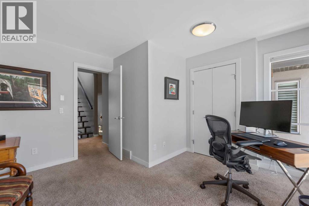 831 22 Avenue NW - 13