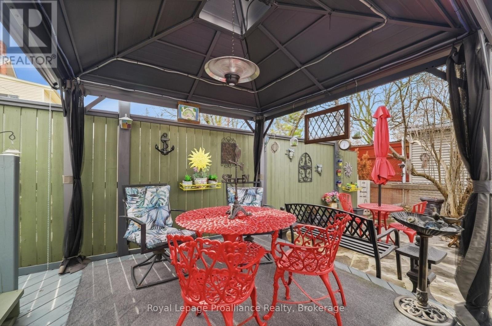 30 CATHARINE STREET - 24