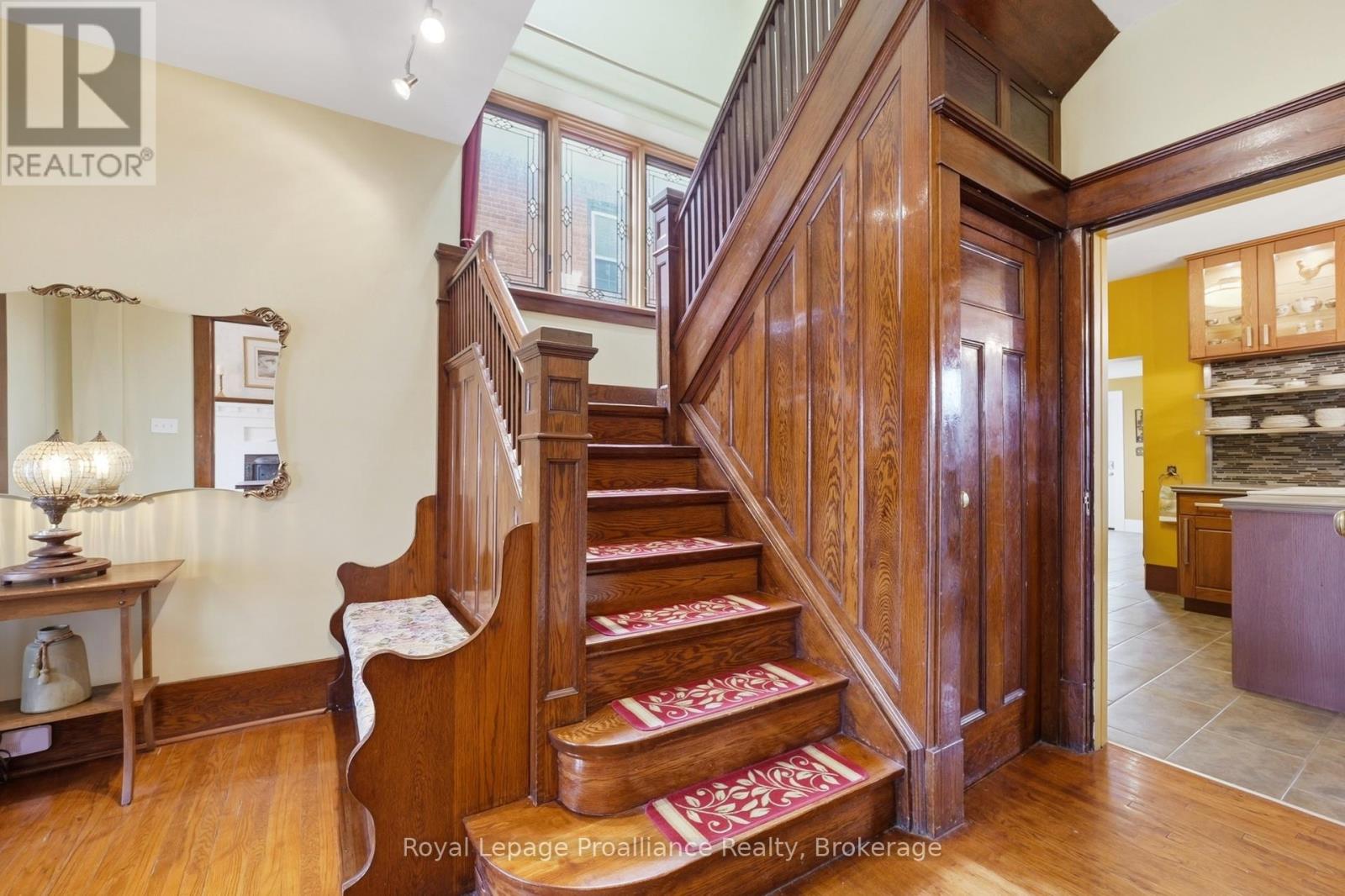 30 CATHARINE STREET - 31