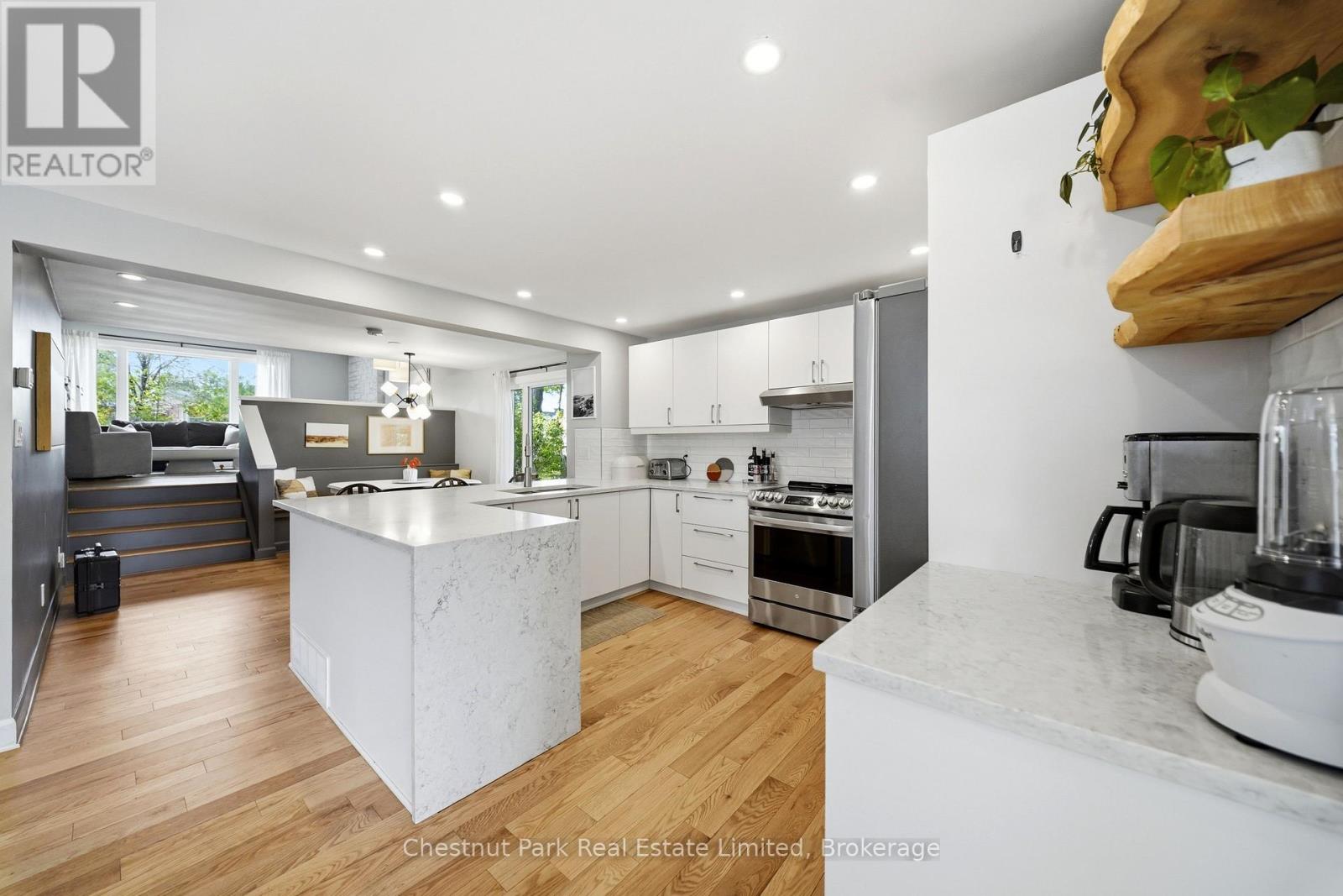 32 BARKER STREET - 11