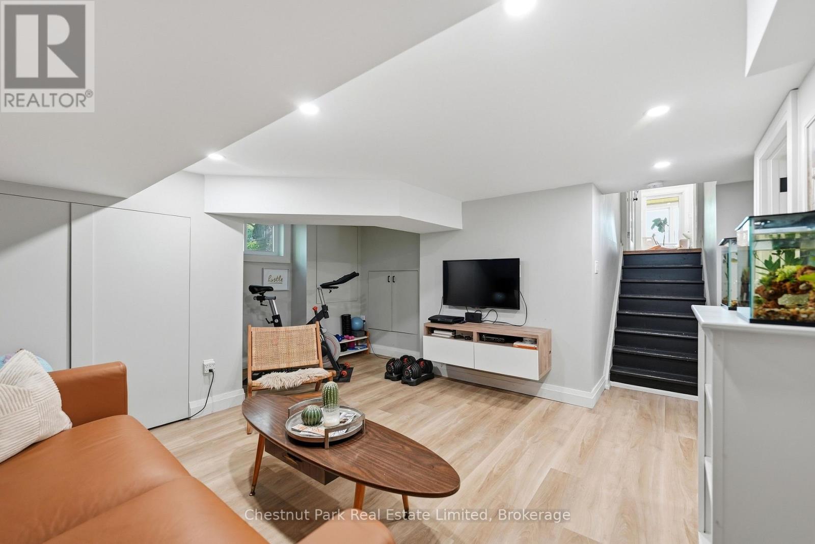 32 BARKER STREET - 22