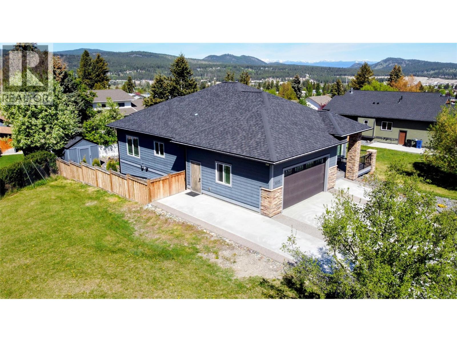 1609 8 Avenue S, Cranbrook