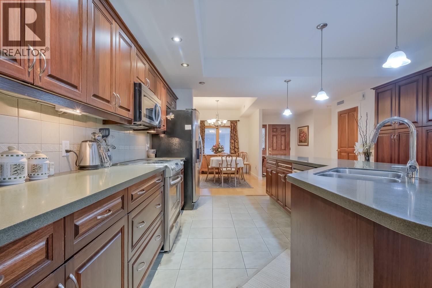 408 250 MARINA Way, Penticton