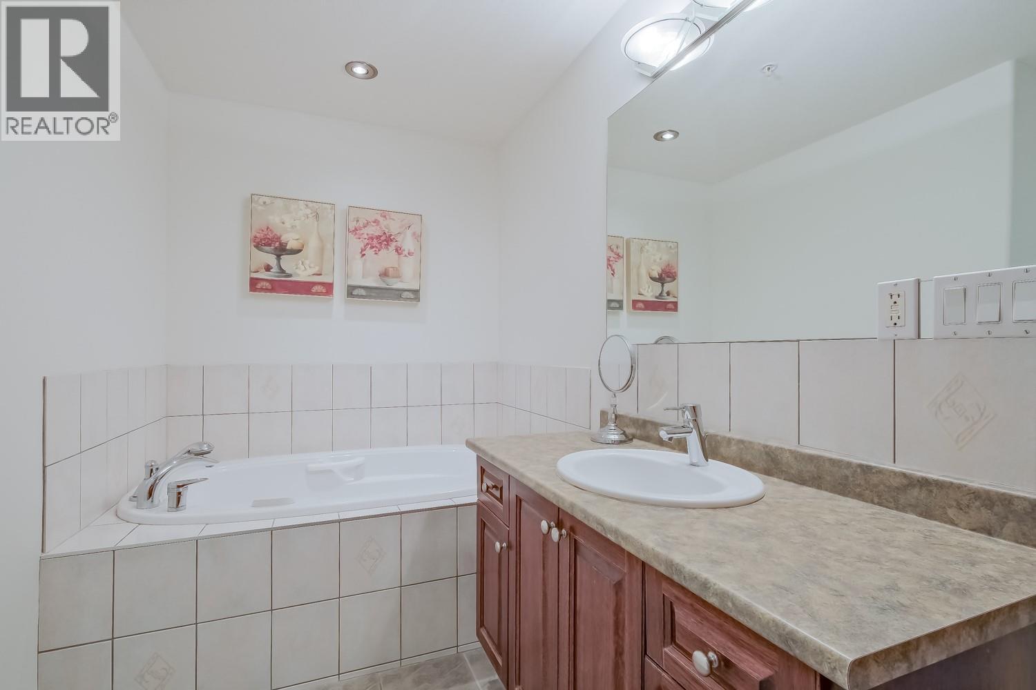 408 250 MARINA Way, Penticton