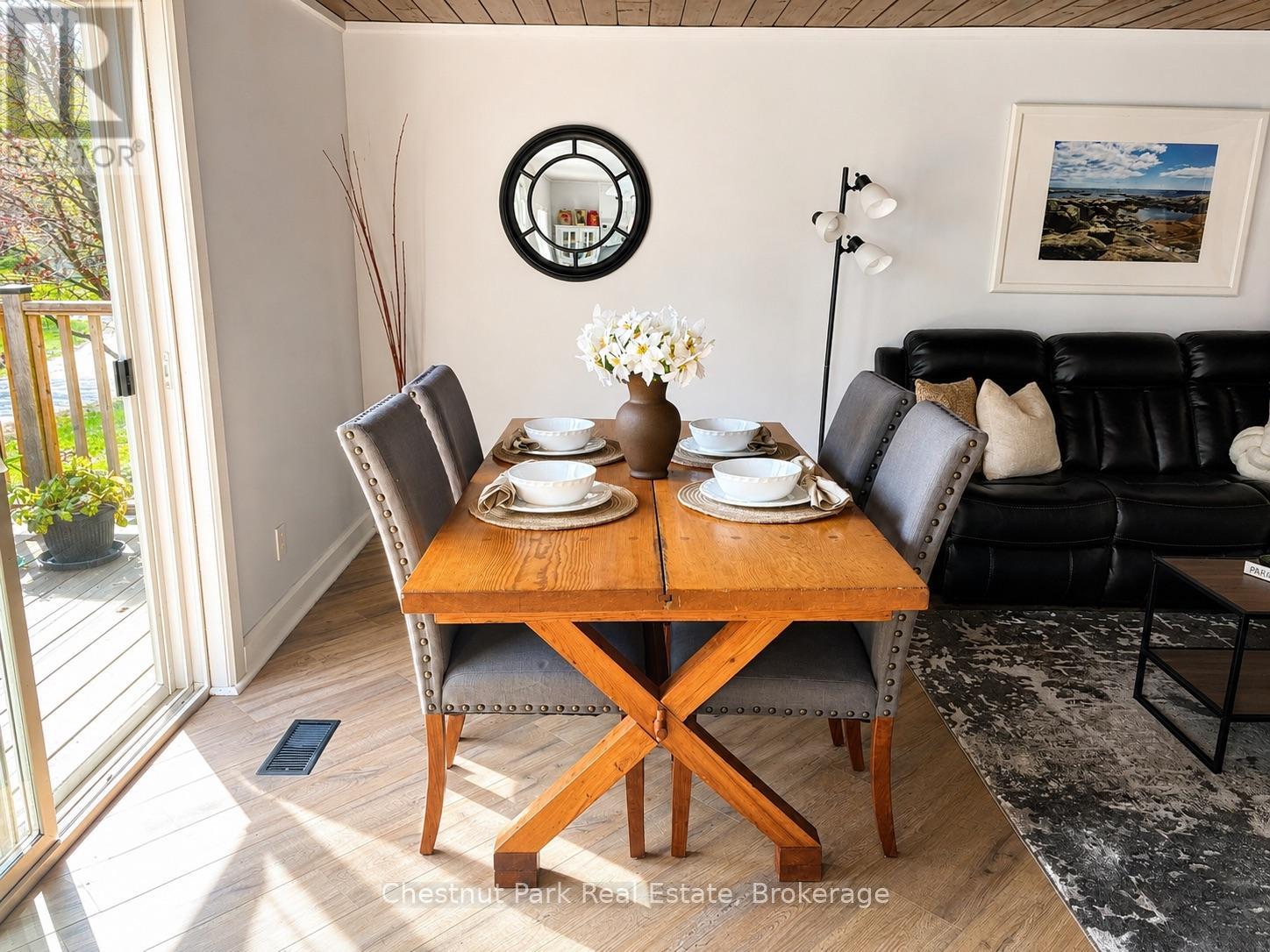 12 FERNDALE ROAD - 19