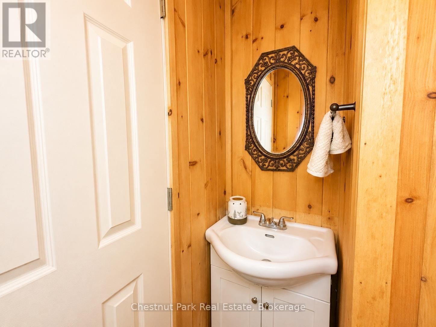 12 FERNDALE ROAD - 8