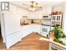 12 Ferndale Road, Muskoka Lakes, ON P0B1J0 Photo 17