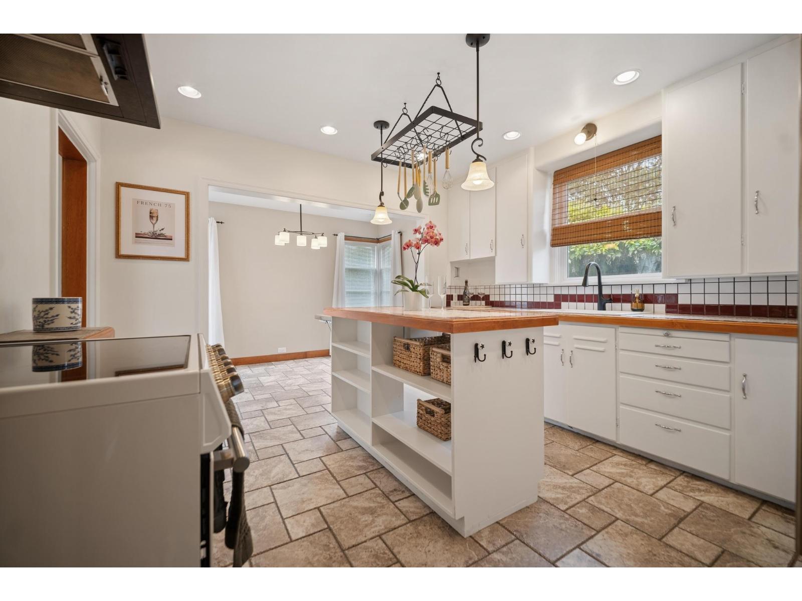 46005 RIVERSIDE DRIVE, Chilliwack Proper East, Chilliwack
