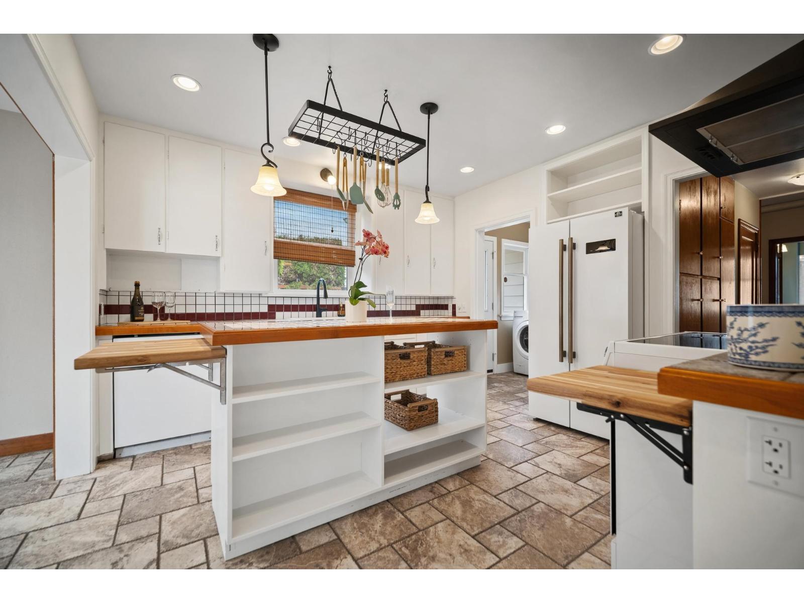 46005 RIVERSIDE DRIVE, Chilliwack Proper East, Chilliwack