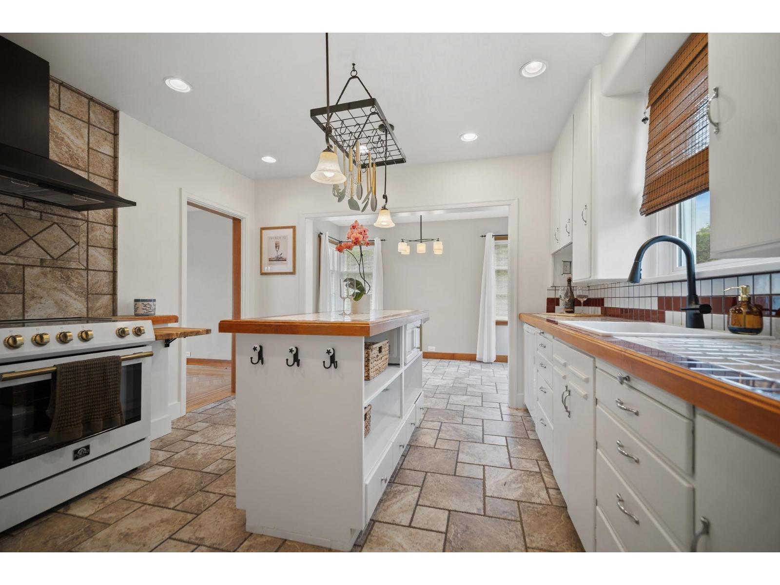 46005 RIVERSIDE DRIVE, Chilliwack Proper East, Chilliwack