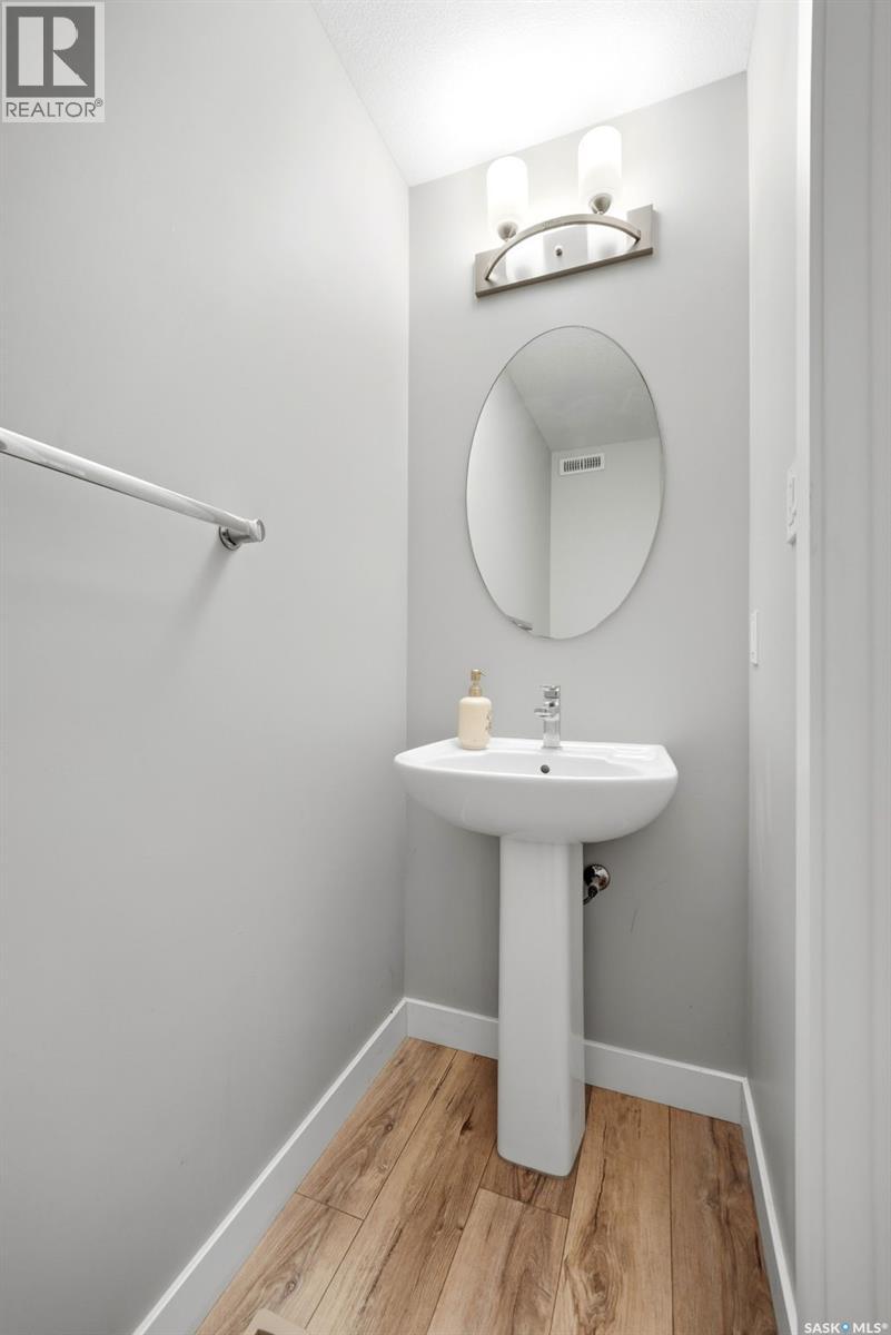#4789 Mutrie CRESCENT - 15