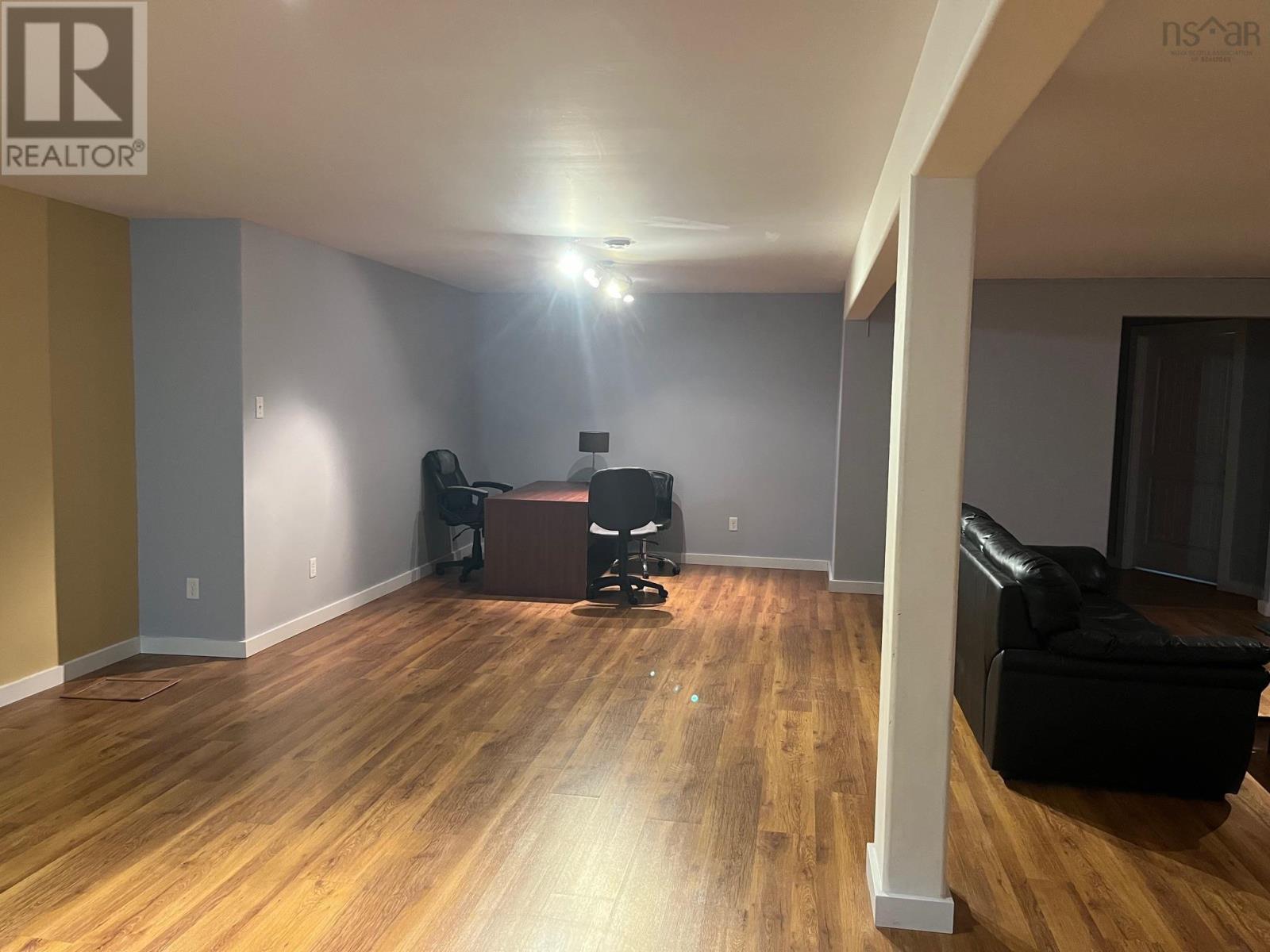 42 Rowan Avenue - 34