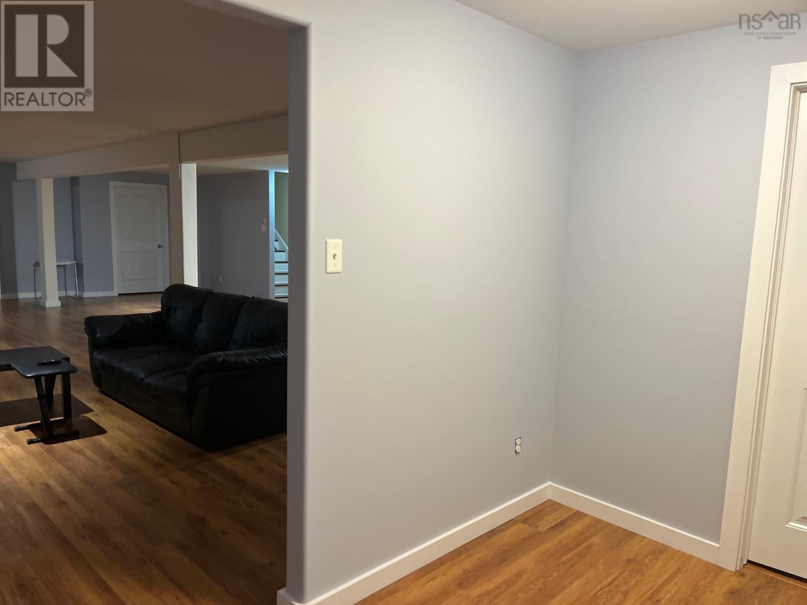 42 Rowan Avenue - 38