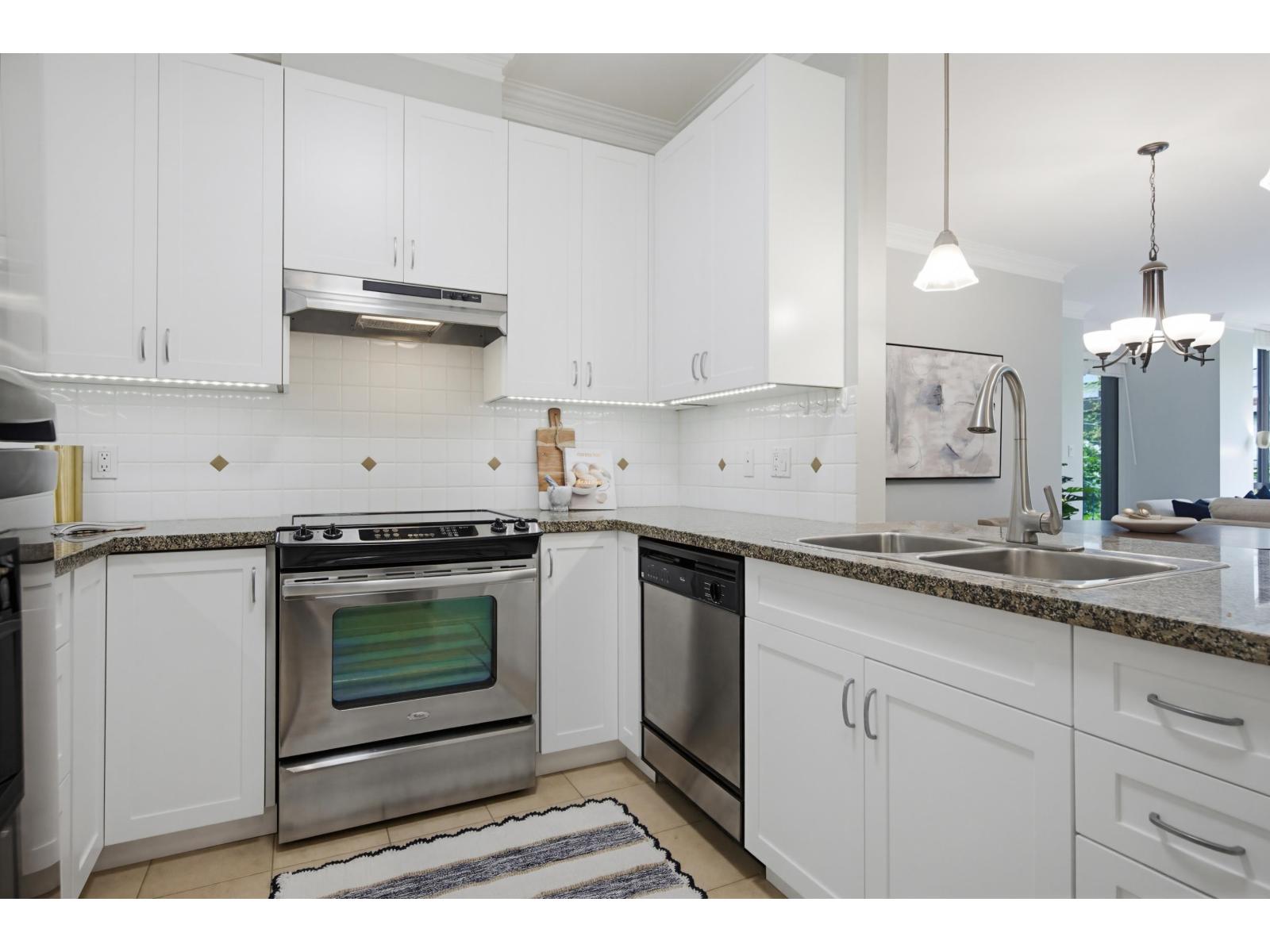 103 1551 FOSTER STREET, White Rock