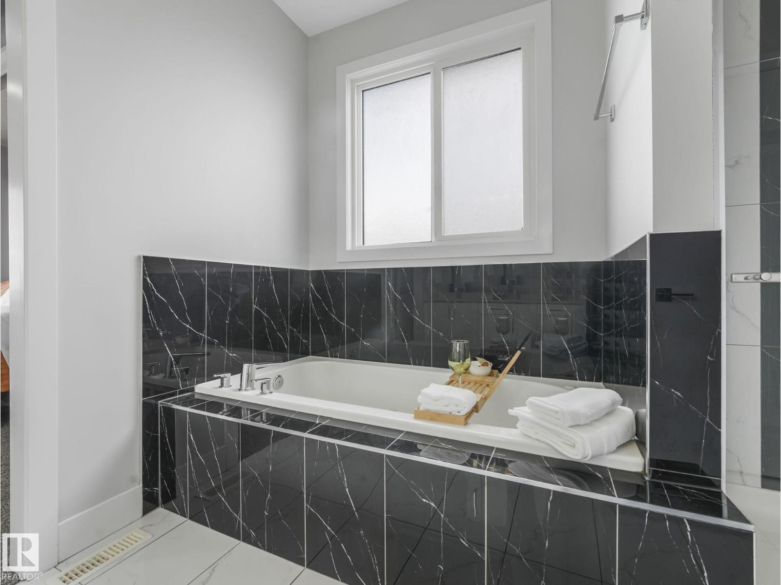 12 SANDALWOOD PL — photo 46
