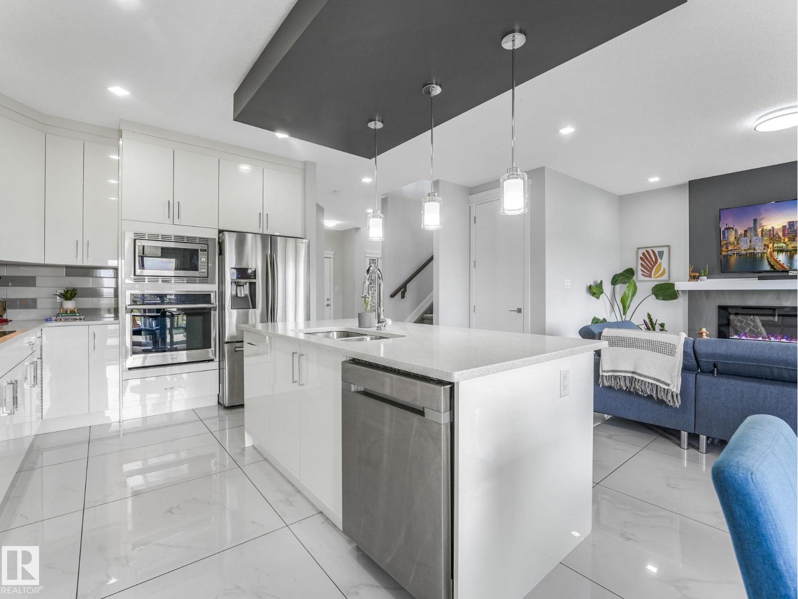 12 SANDALWOOD PL — photo 21