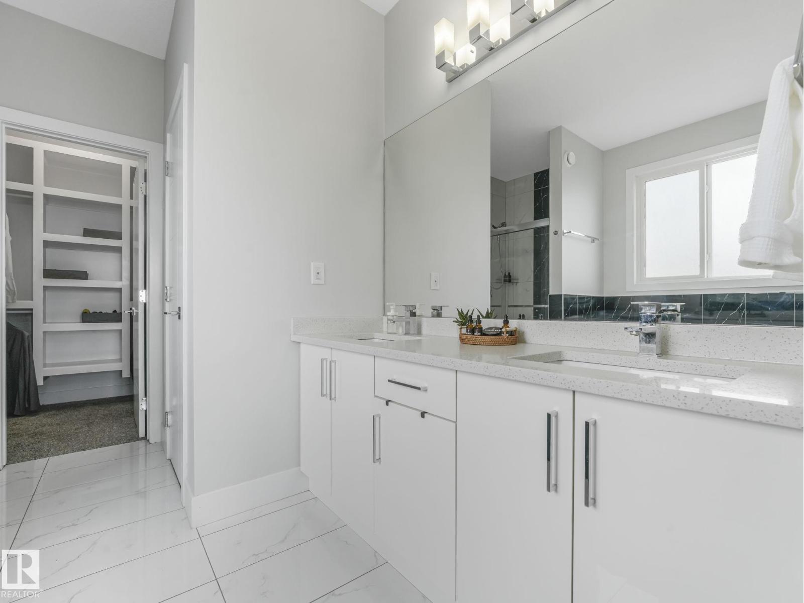 12 SANDALWOOD PL — photo 47