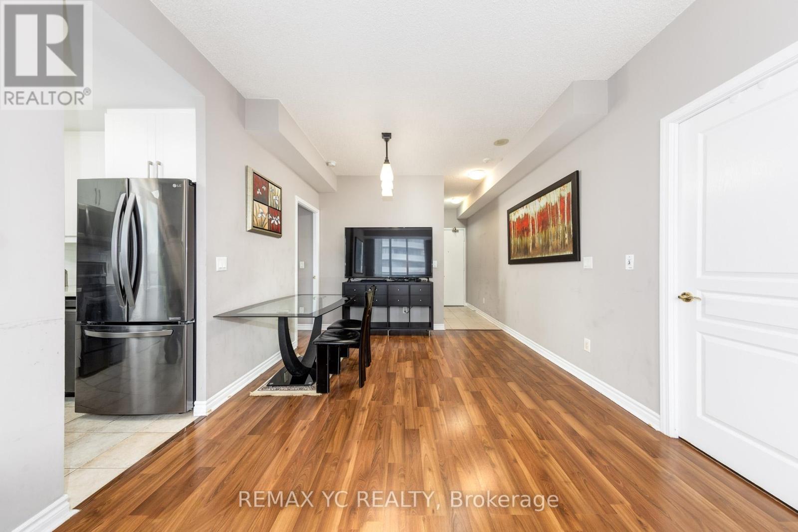 #802 28 BYNG AVENUE - Image 2