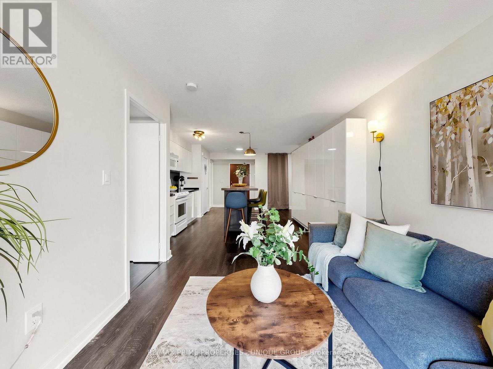 #529 10 CAPREOL COURT - 14