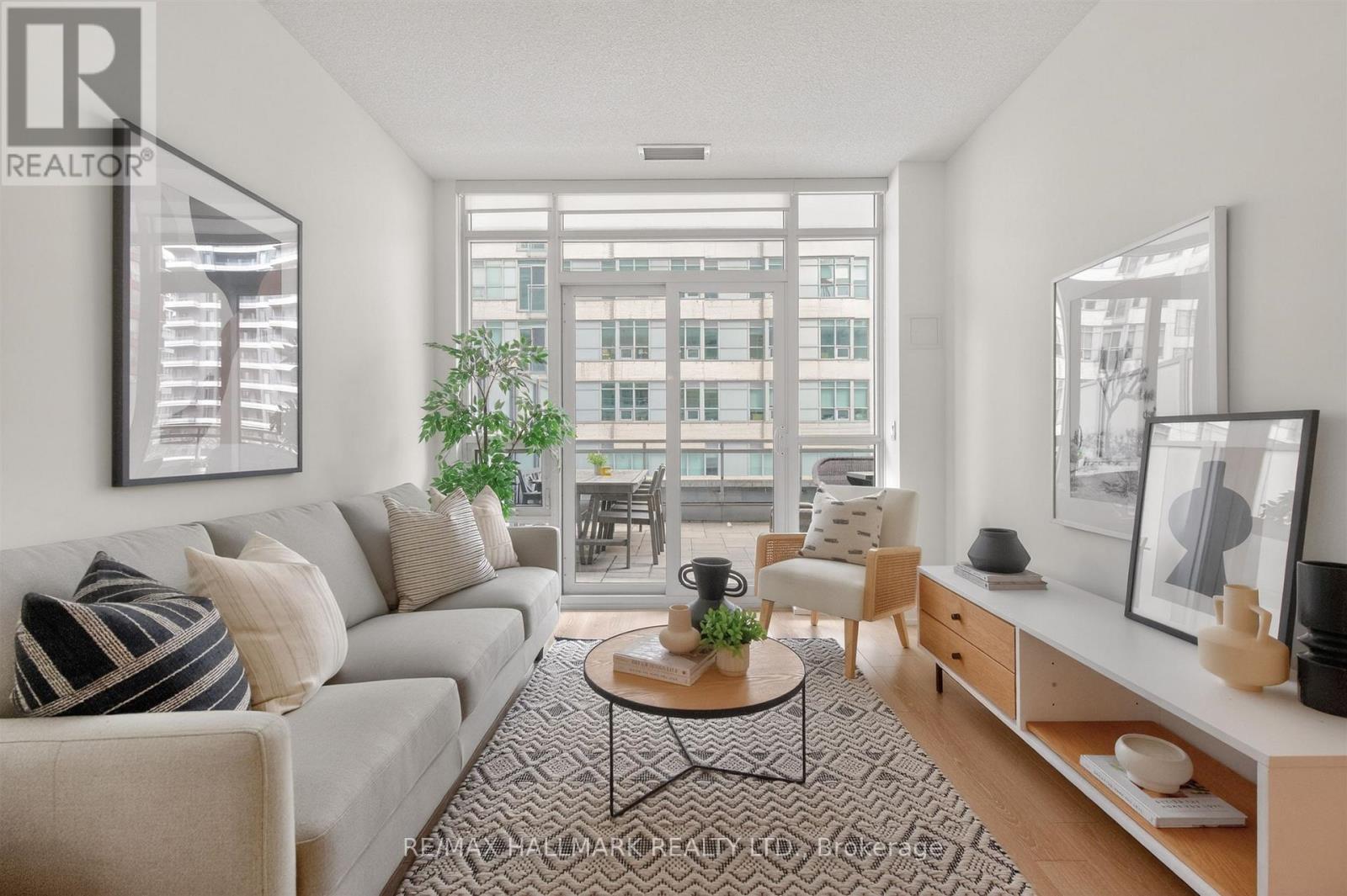 #408 89 DUNFIELD AVENUE - Image 2