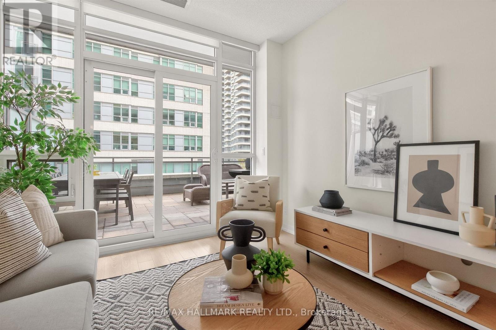 #408 89 DUNFIELD AVENUE - Image 3