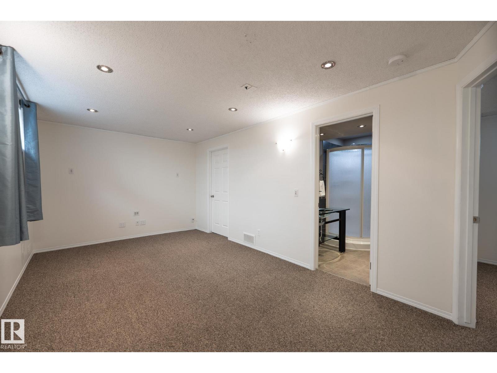 2928 25 ST NW - 42