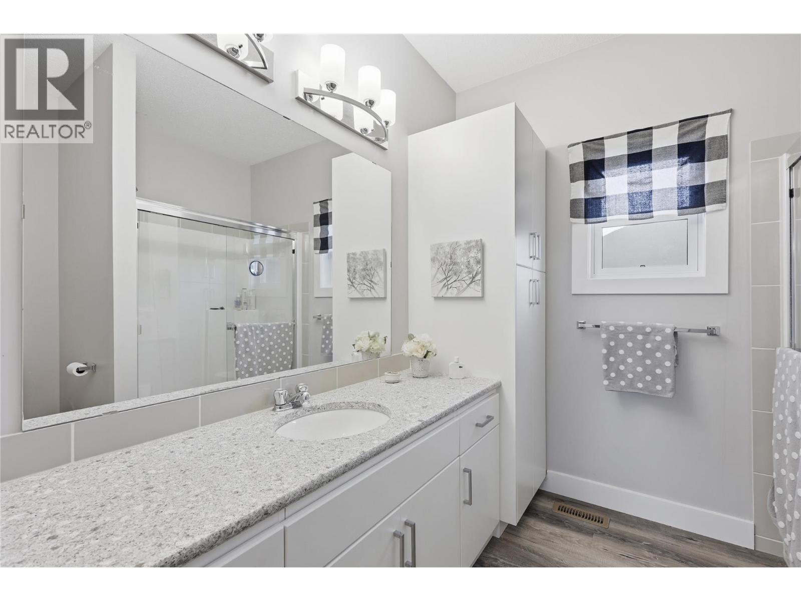 1201 Cariboo Avenue - 26