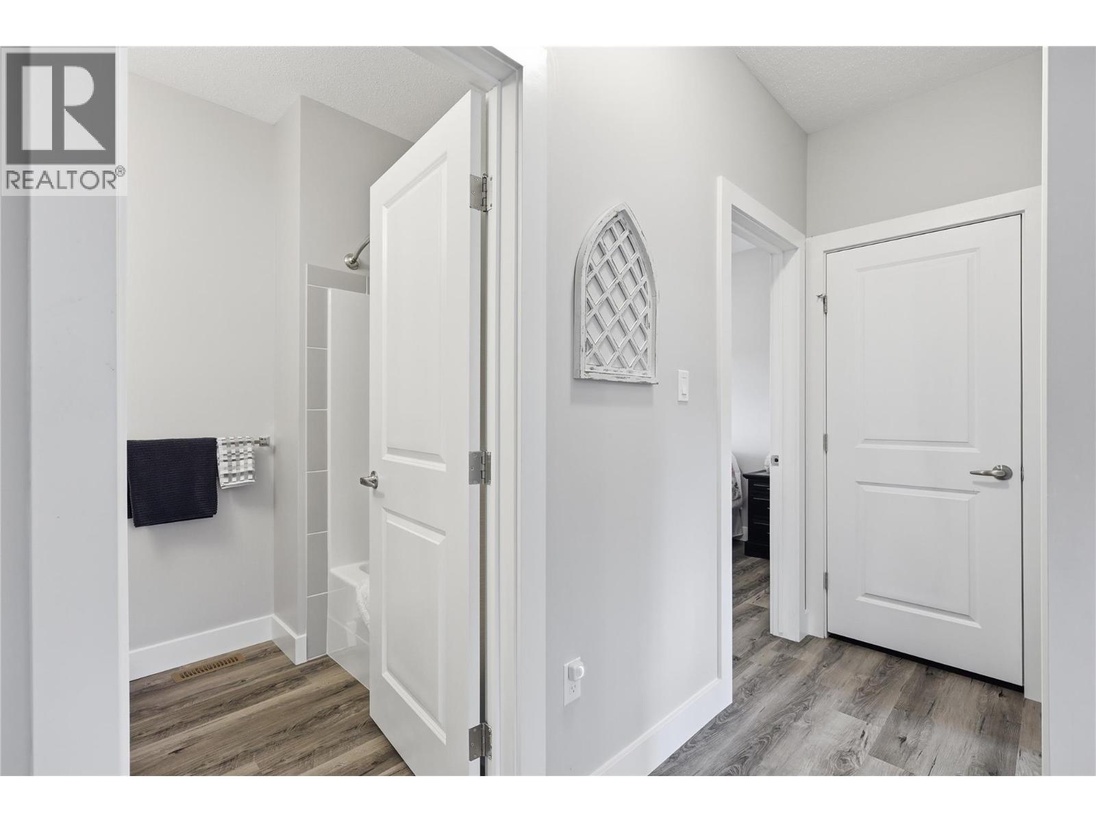 1201 Cariboo Avenue - 28