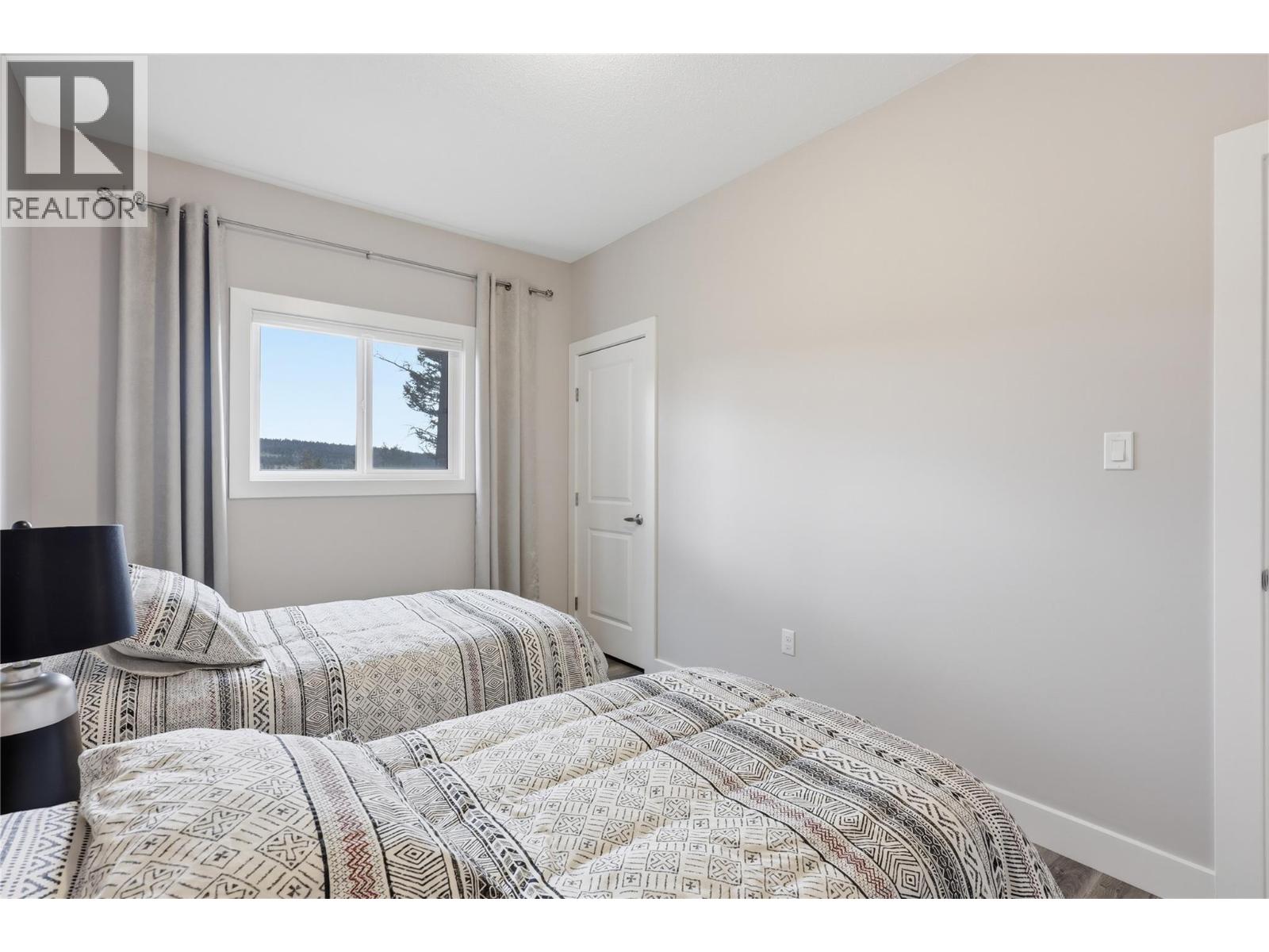 1201 Cariboo Avenue - 34