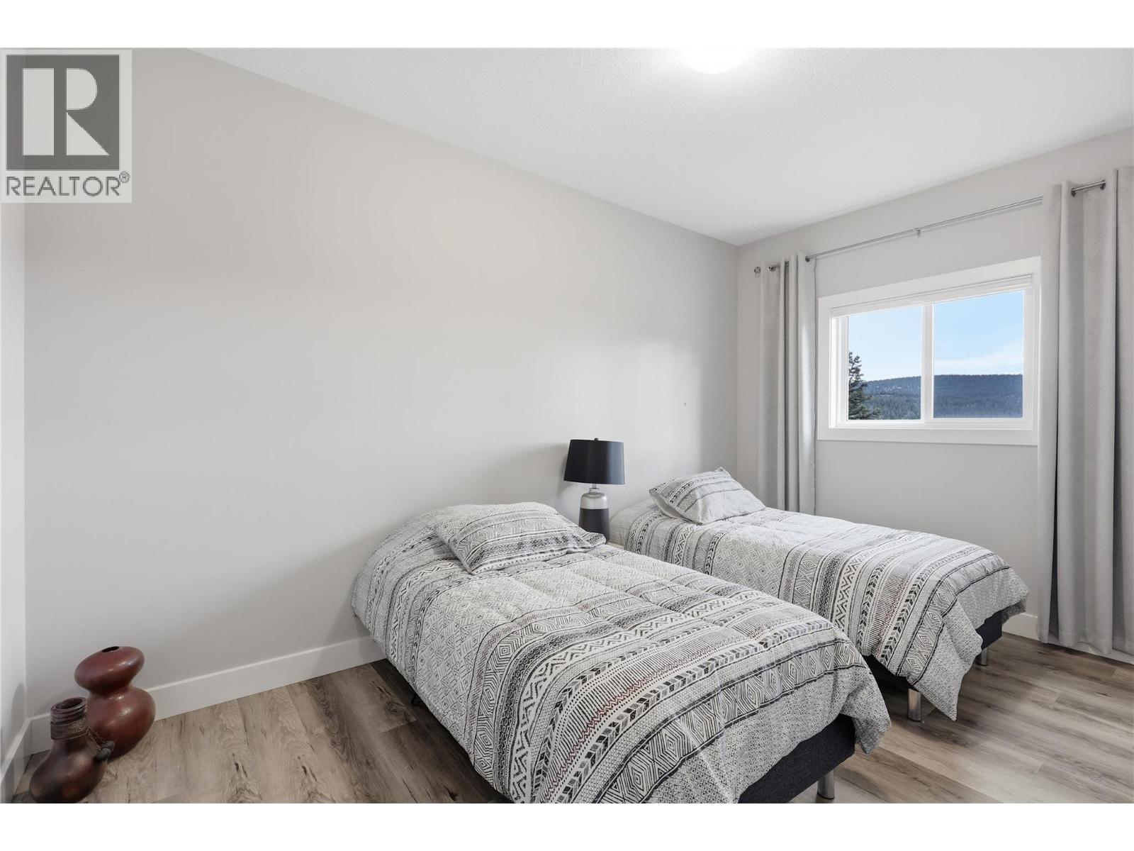 1201 Cariboo Avenue - 33
