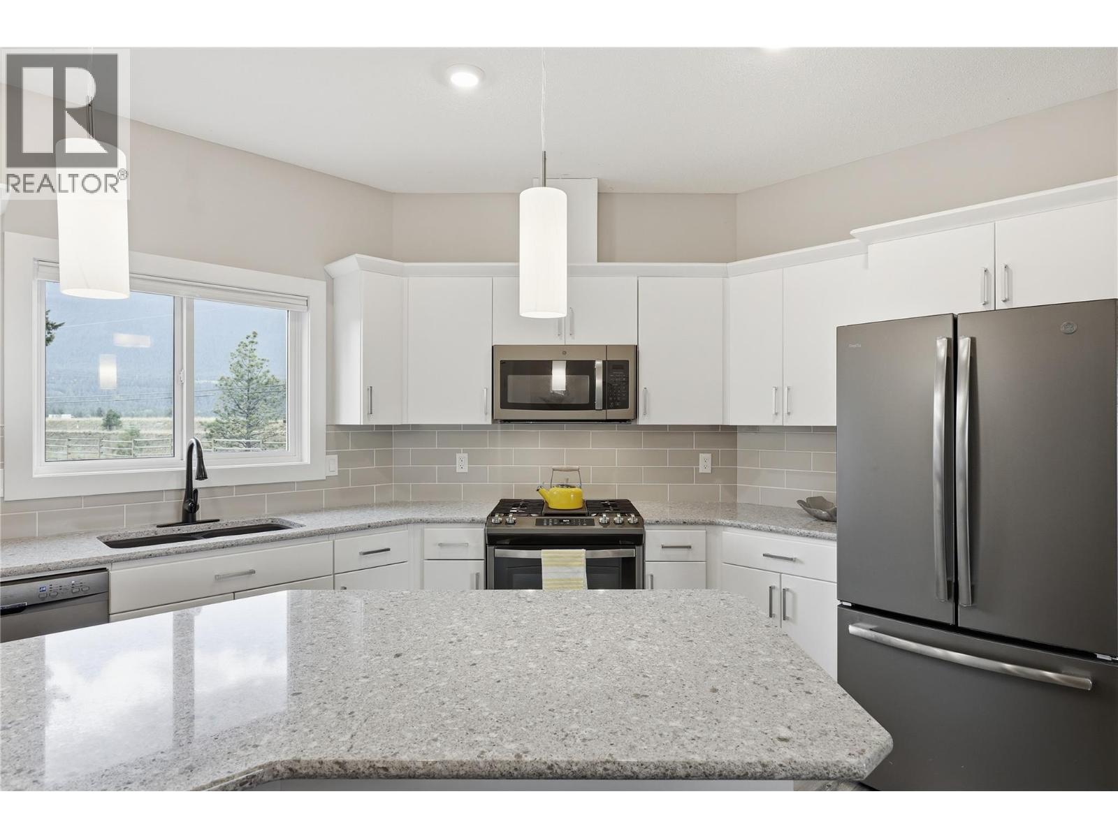 1201 Cariboo Avenue - 13