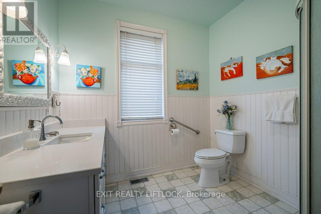 57 KING STREET E - 22