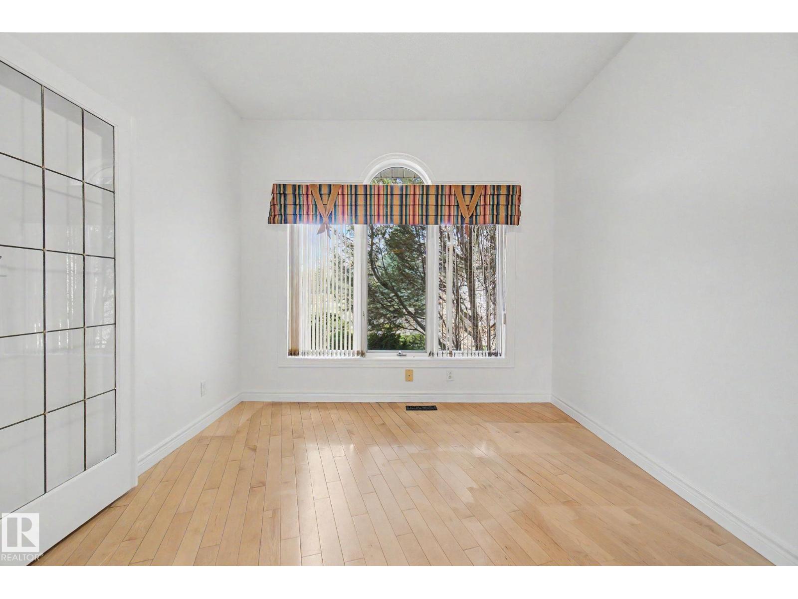 485 REGENCY DR - 7