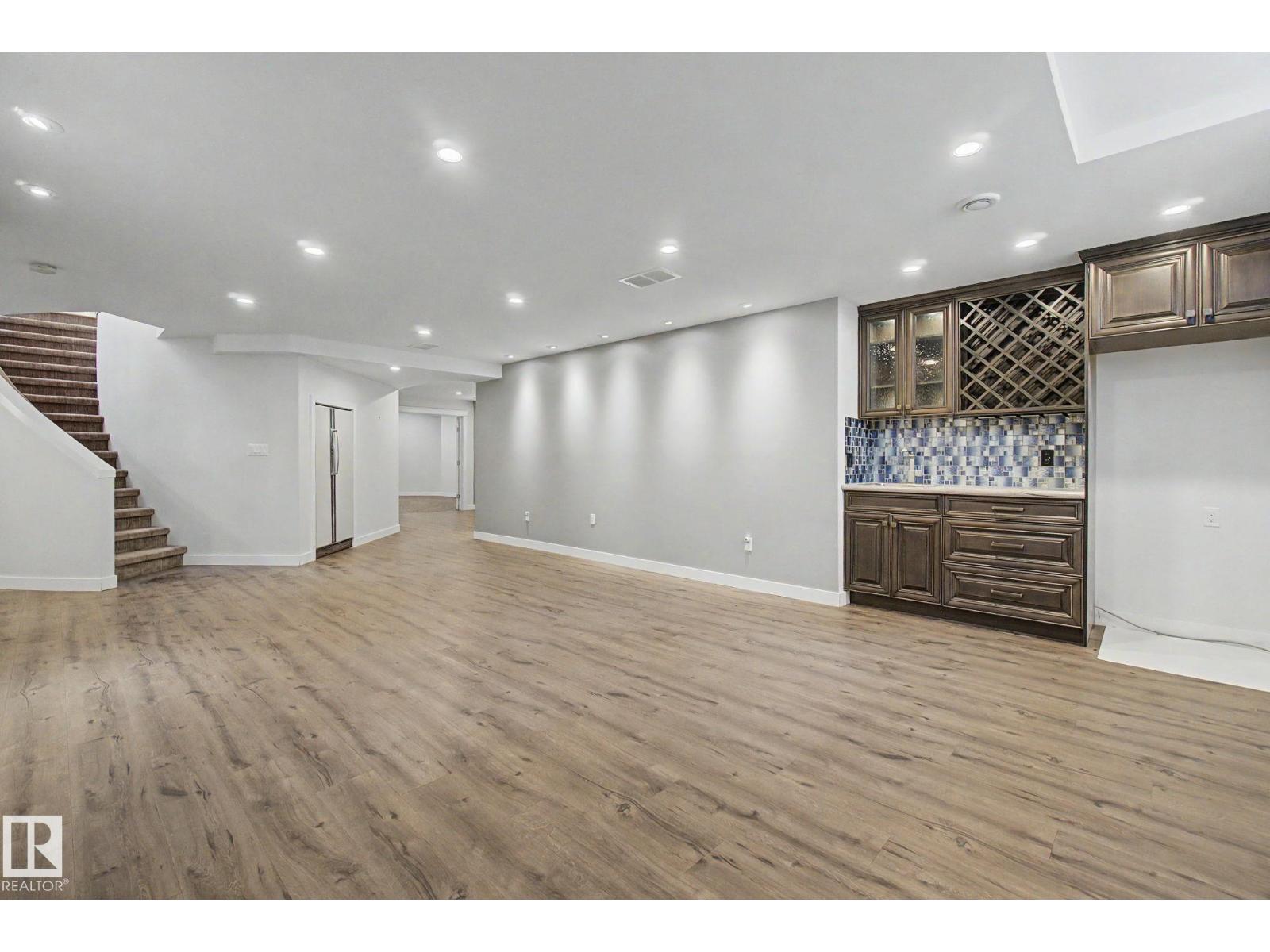 485 REGENCY DR - 41