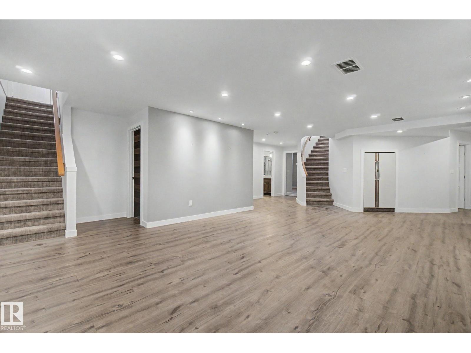 485 REGENCY DR - 40