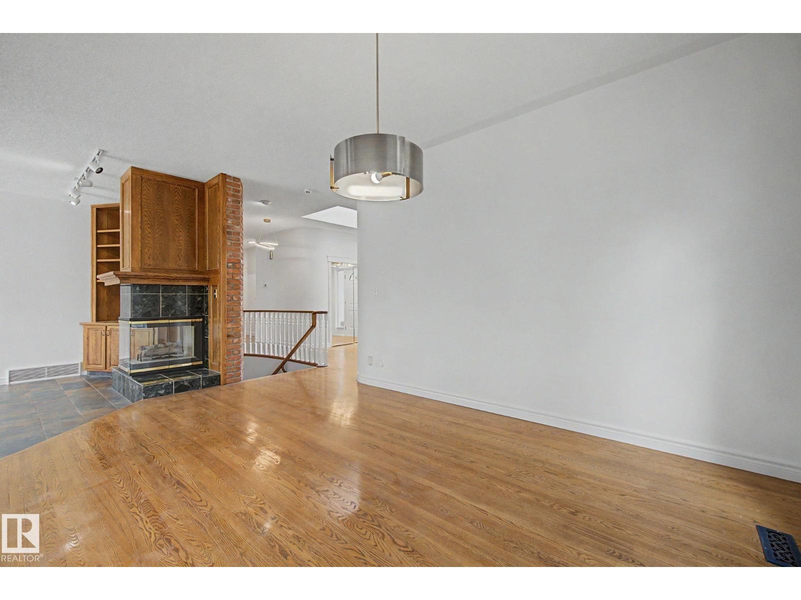 485 REGENCY DR - 11