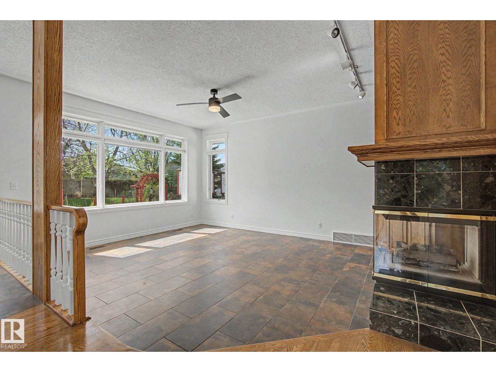 485 REGENCY DR - 12