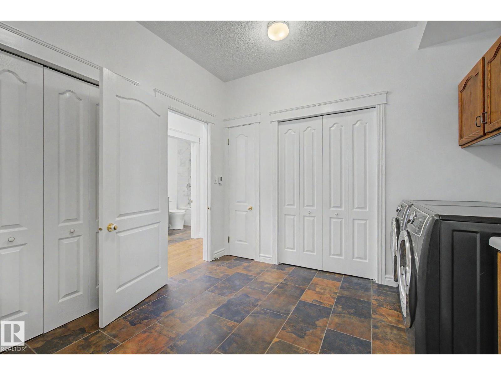 485 REGENCY DR - 25