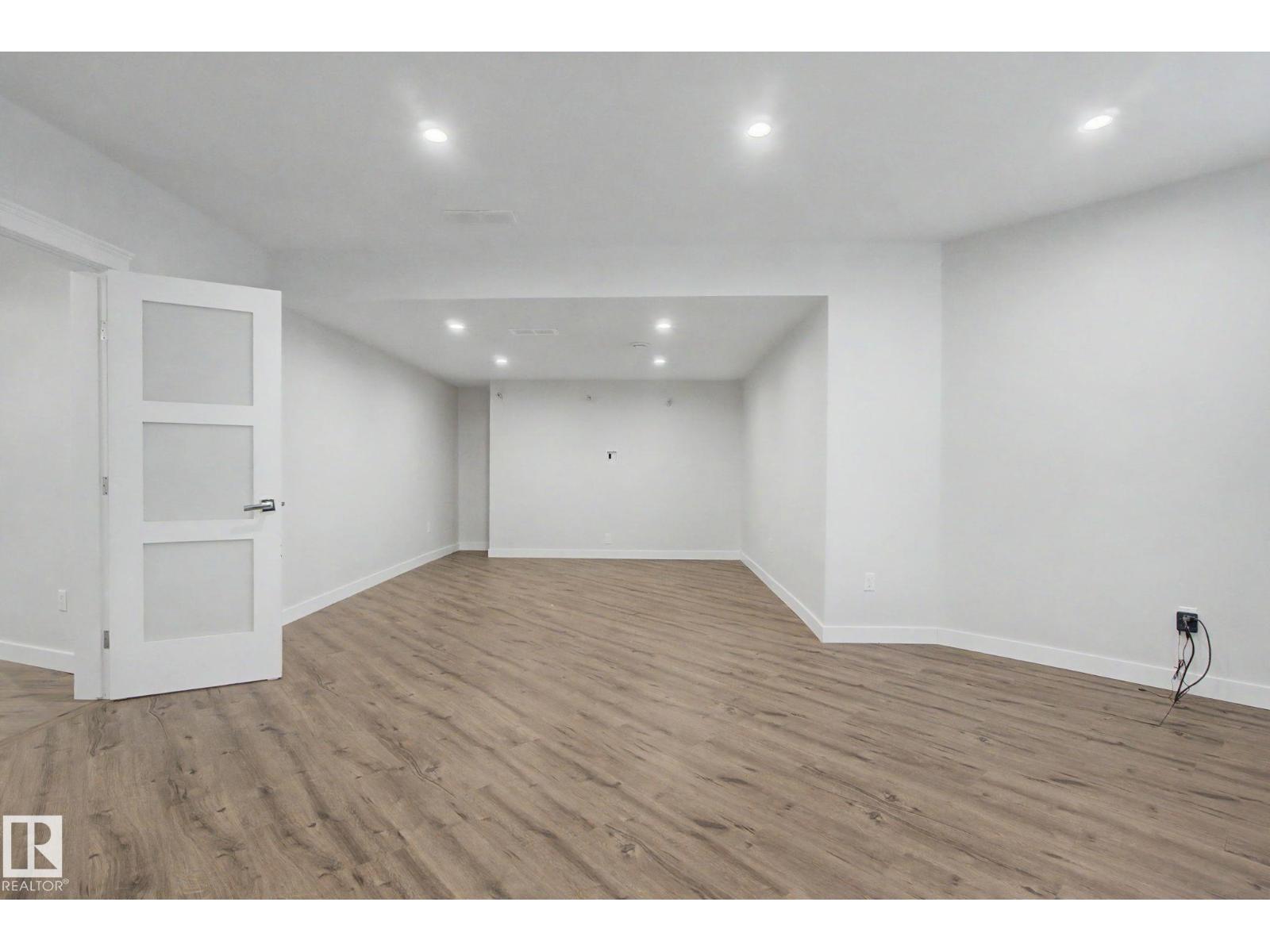 485 REGENCY DR - 56