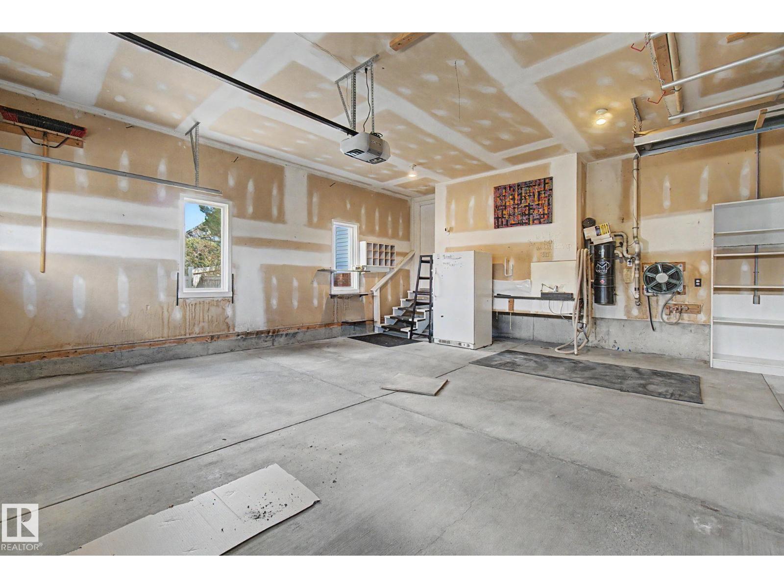 485 REGENCY DR - 64