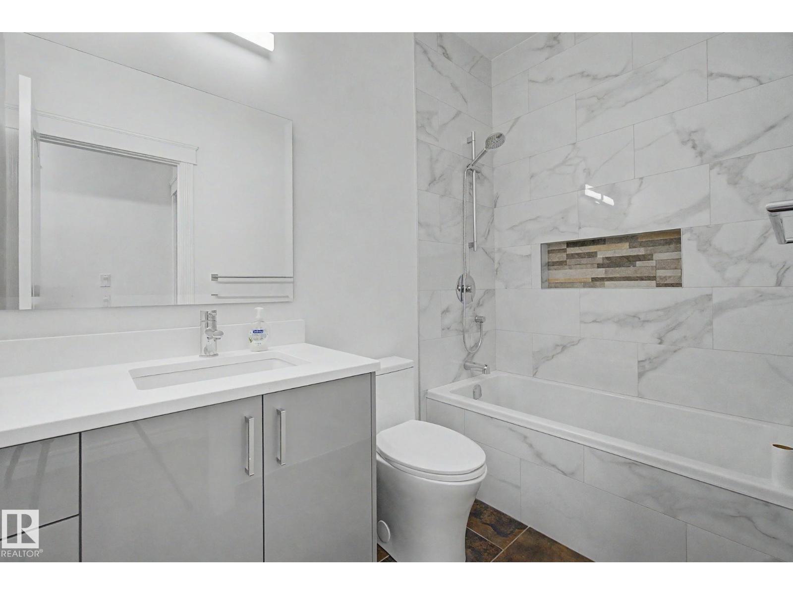 485 REGENCY DR - 26