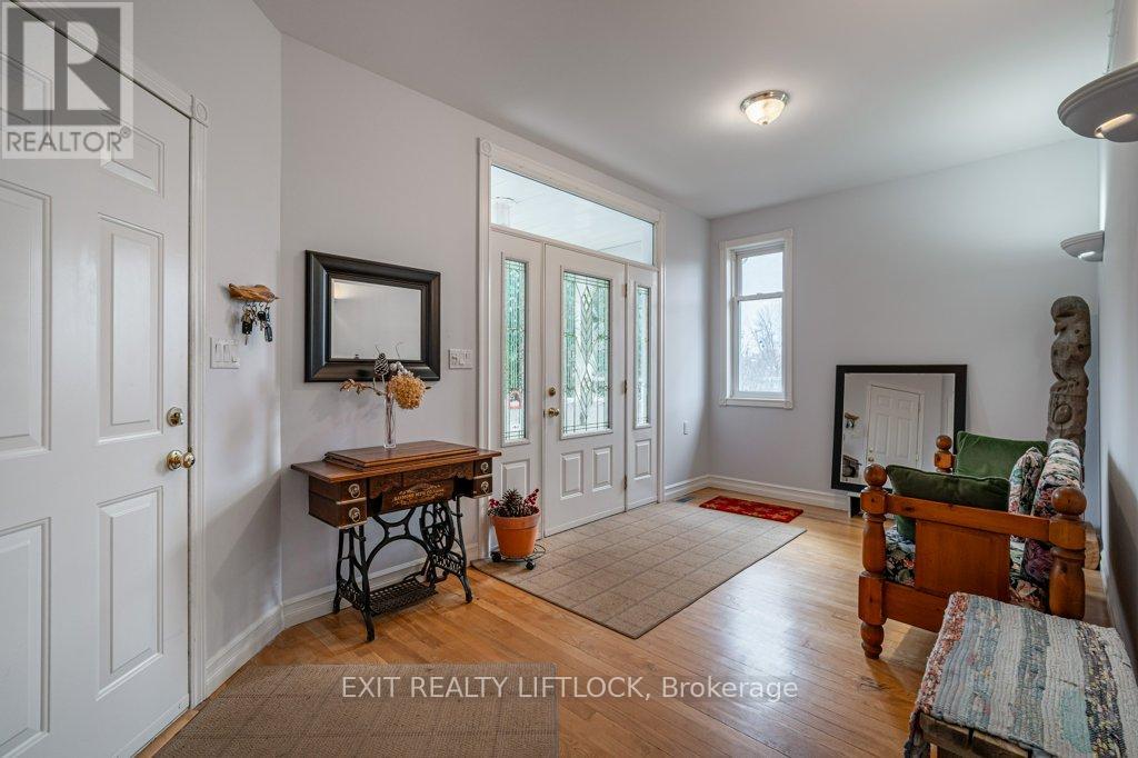 57 KING STREET E - 8